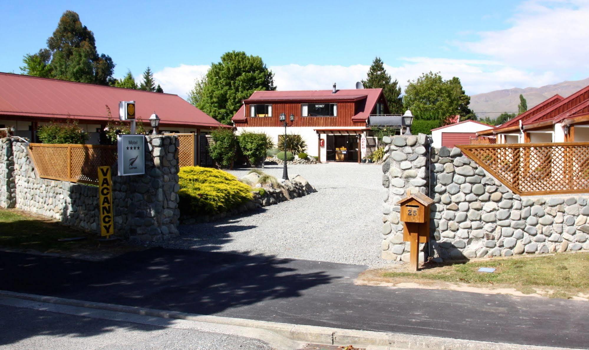 Pinewood Motels Fairlie Extérieur photo